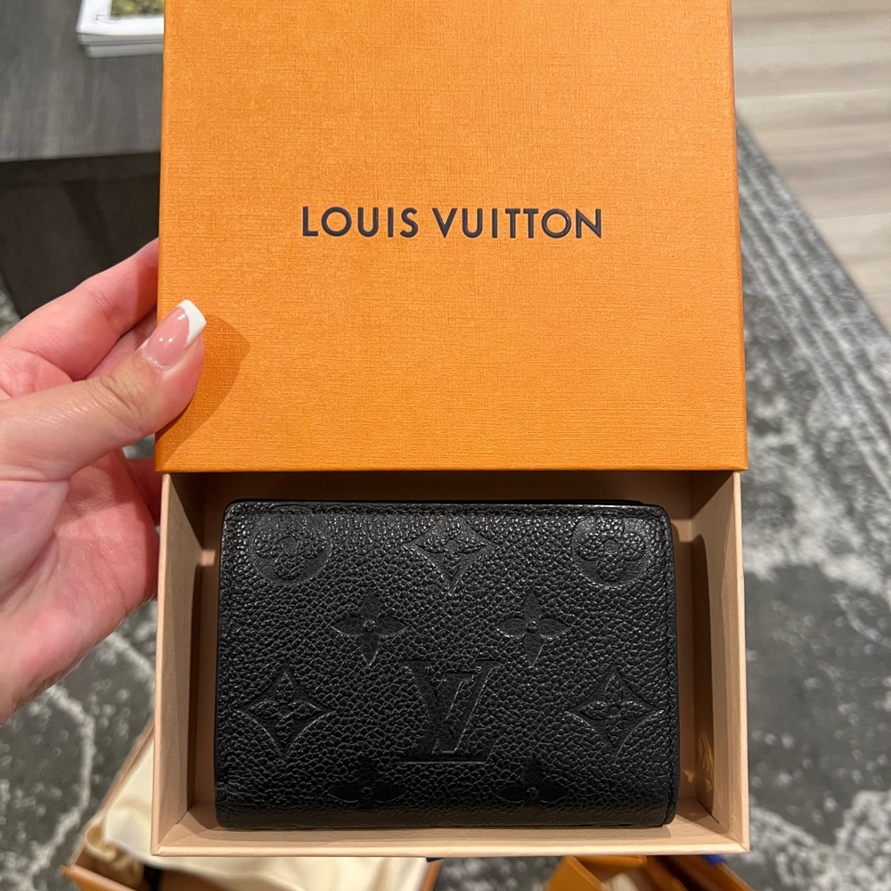 Louis Vuitton Clèa Wallet